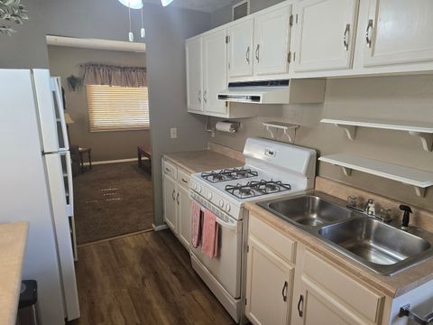 Tiny photo for 614 S CLINTON Street, Bloomington, IL 61701 (MLS # 12485609)