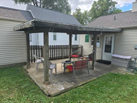 Tiny photo for 614 S CLINTON Street, Bloomington, IL 61701 (MLS # 12485609)