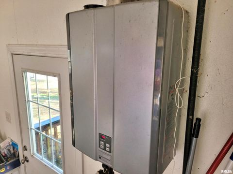 Tiny photo for 42 COUNTY LINE Road, Grand Chain, IL 62941 (MLS # EB460782)