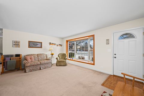 Tiny photo for 1610 N Chestnut Avenue, Arlington Heights, IL 60004 (MLS # 12532490)
