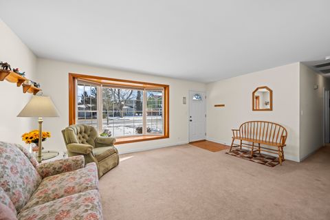 Tiny photo for 1610 N Chestnut Avenue, Arlington Heights, IL 60004 (MLS # 12532490)
