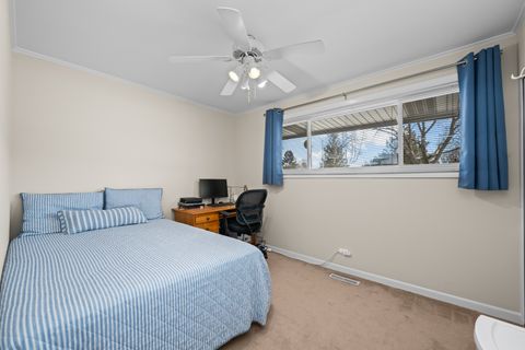 Tiny photo for 1610 N Chestnut Avenue, Arlington Heights, IL 60004 (MLS # 12532490)