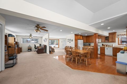 Tiny photo for 1610 N Chestnut Avenue, Arlington Heights, IL 60004 (MLS # 12532490)