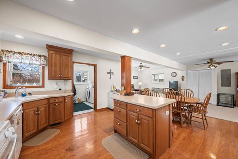 Tiny photo for 1610 N Chestnut Avenue, Arlington Heights, IL 60004 (MLS # 12532490)