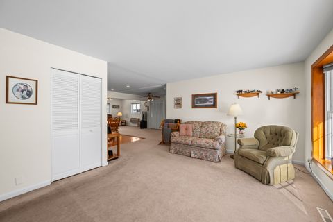 Tiny photo for 1610 N Chestnut Avenue, Arlington Heights, IL 60004 (MLS # 12532490)