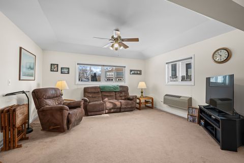 Tiny photo for 1610 N Chestnut Avenue, Arlington Heights, IL 60004 (MLS # 12532490)