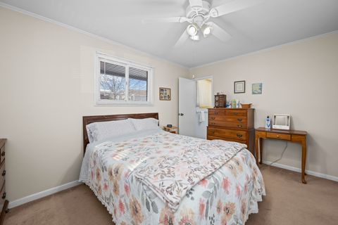 Tiny photo for 1610 N Chestnut Avenue, Arlington Heights, IL 60004 (MLS # 12532490)