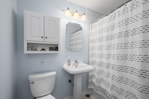 Tiny photo for 1610 N Chestnut Avenue, Arlington Heights, IL 60004 (MLS # 12532490)