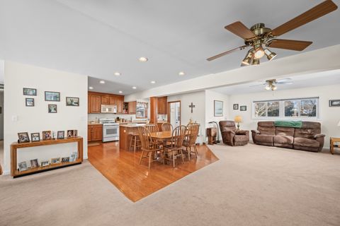 Tiny photo for 1610 N Chestnut Avenue, Arlington Heights, IL 60004 (MLS # 12532490)