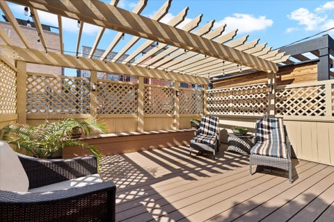 Tiny photo for 930 W Wolfram Street, Chicago, IL 60657 (MLS # 12686248)
