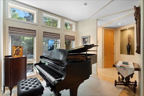 Tiny photo for 930 W Wolfram Street, Chicago, IL 60657 (MLS # 12686248)
