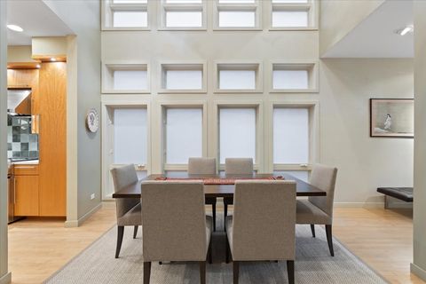 Tiny photo for 930 W Wolfram Street, Chicago, IL 60657 (MLS # 12686248)