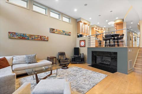 Tiny photo for 930 W Wolfram Street, Chicago, IL 60657 (MLS # 12686248)