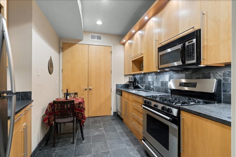 Tiny photo for 930 W Wolfram Street, Chicago, IL 60657 (MLS # 12686248)