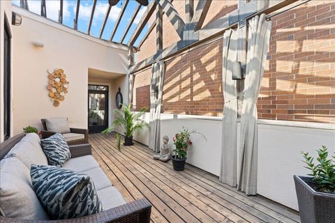 Tiny photo for 930 W Wolfram Street, Chicago, IL 60657 (MLS # 12686248)