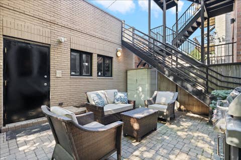 Tiny photo for 930 W Wolfram Street, Chicago, IL 60657 (MLS # 12686248)