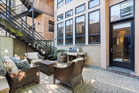 Tiny photo for 930 W Wolfram Street, Chicago, IL 60657 (MLS # 12686248)