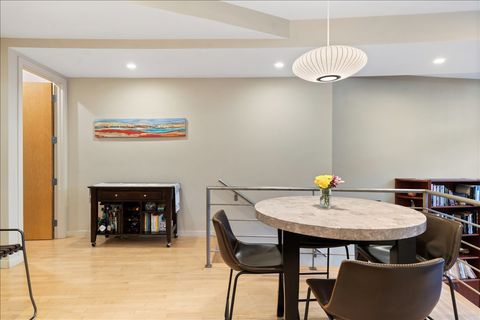 Tiny photo for 930 W Wolfram Street, Chicago, IL 60657 (MLS # 12686248)