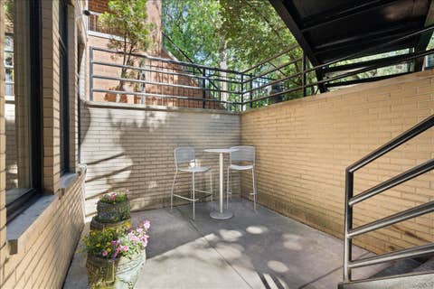 Tiny photo for 930 W Wolfram Street, Chicago, IL 60657 (MLS # 12686248)