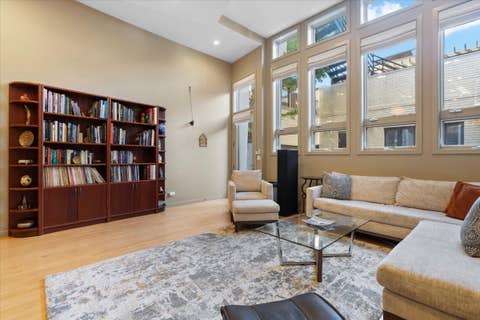 Tiny photo for 930 W Wolfram Street, Chicago, IL 60657 (MLS # 12686248)