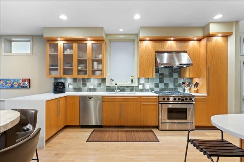 Tiny photo for 930 W Wolfram Street, Chicago, IL 60657 (MLS # 12686248)