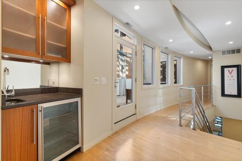 Tiny photo for 930 W Wolfram Street, Chicago, IL 60657 (MLS # 12686248)