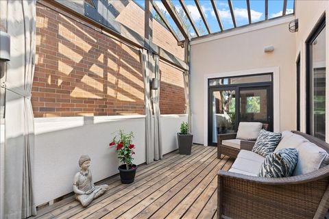 Tiny photo for 930 W Wolfram Street, Chicago, IL 60657 (MLS # 12686248)