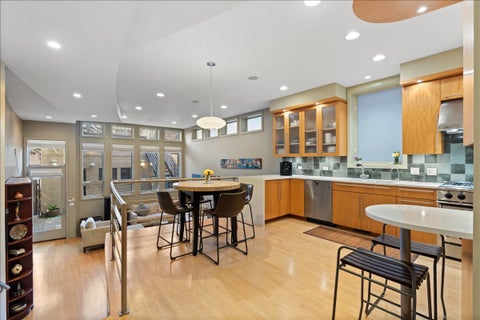 Tiny photo for 930 W Wolfram Street, Chicago, IL 60657 (MLS # 12686248)