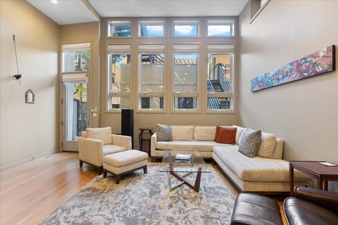 Tiny photo for 930 W Wolfram Street, Chicago, IL 60657 (MLS # 12686248)