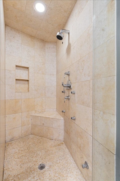 Tiny photo for 930 W Wolfram Street, Chicago, IL 60657 (MLS # 12686248)