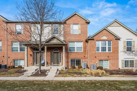 Photo of 530 Conservatory Lane #530, Aurora, IL 60502 (MLS # 12585520)