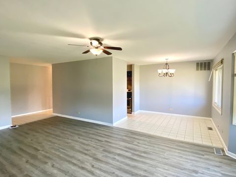 Tiny photo for 3108 ROBERTS Drive #6, Woodridge, IL 60517 (MLS # 12477993)