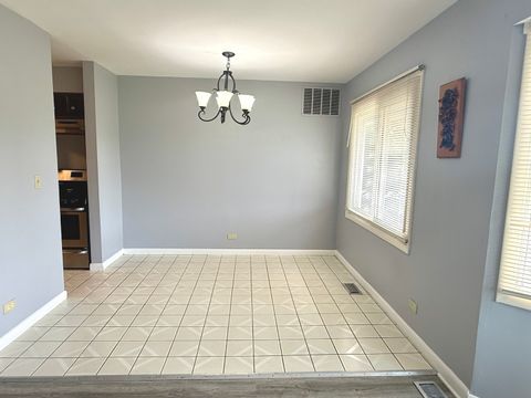 Tiny photo for 3108 ROBERTS Drive #6, Woodridge, IL 60517 (MLS # 12477993)