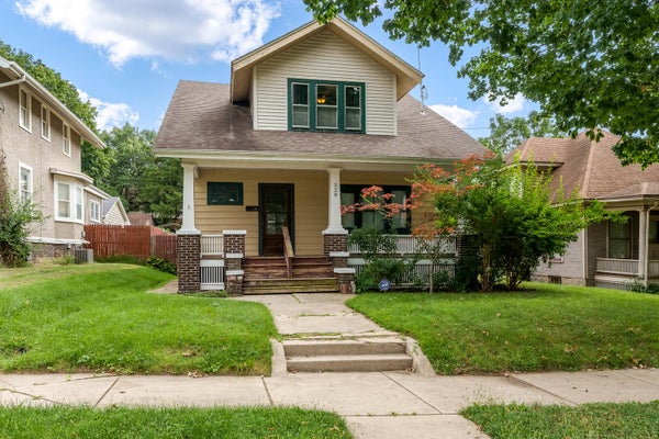 328 WASHINGTON ST, ROCKFORD, IL 61104 - Image 531df2915f91f1aca0c17ca4cd296f49/3293126792
