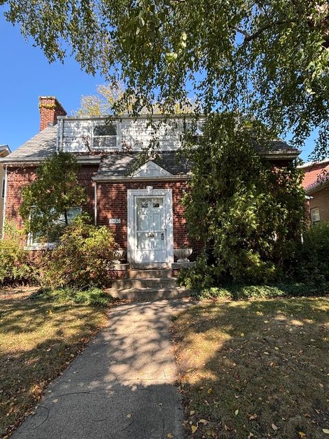 Photo of 2130 W Farwell Avenue, Chicago, IL 60645 (MLS # 12488535)