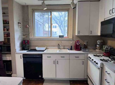 Tiny photo for 2130 W Farwell Avenue, Chicago, IL 60645 (MLS # 12488535)