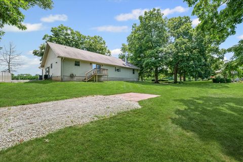 Tiny photo for 994 N County Road 1500, Camargo, IL 61919 (MLS # 12408573)