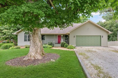 Photo of 994 N County Road 1500, Camargo, IL 61919 (MLS # 12408573)