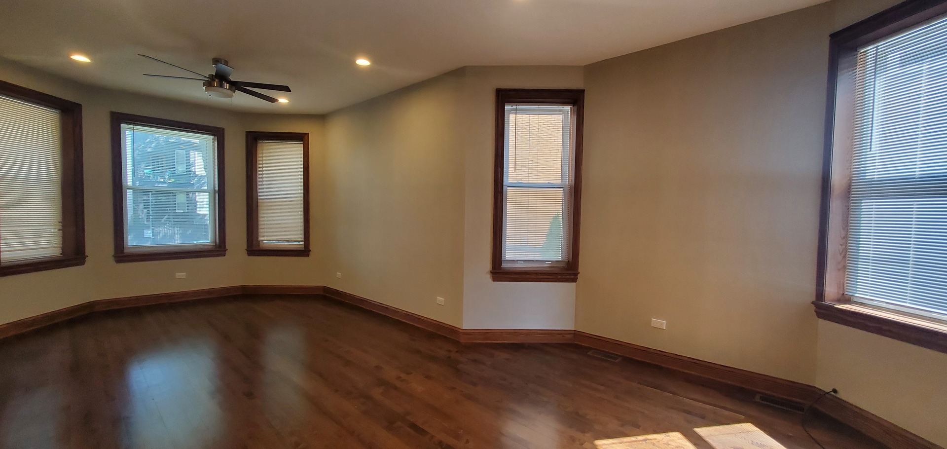 3238 N Hamlin Avenue 1