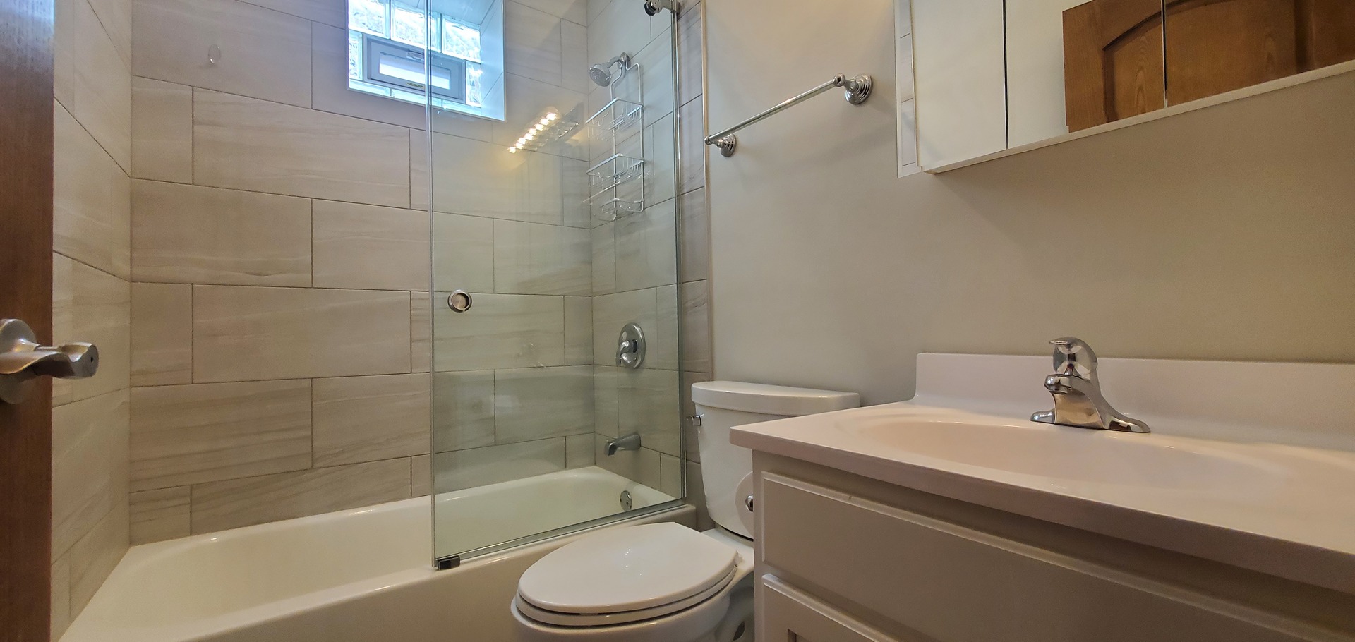 3238 N Hamlin Avenue 1