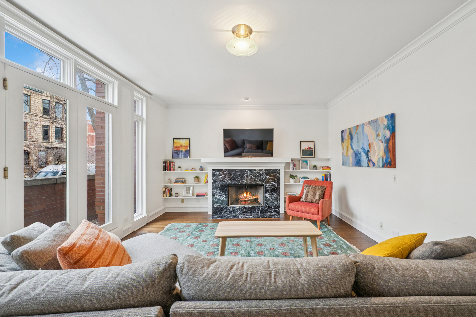 635 W Briar Place 1E