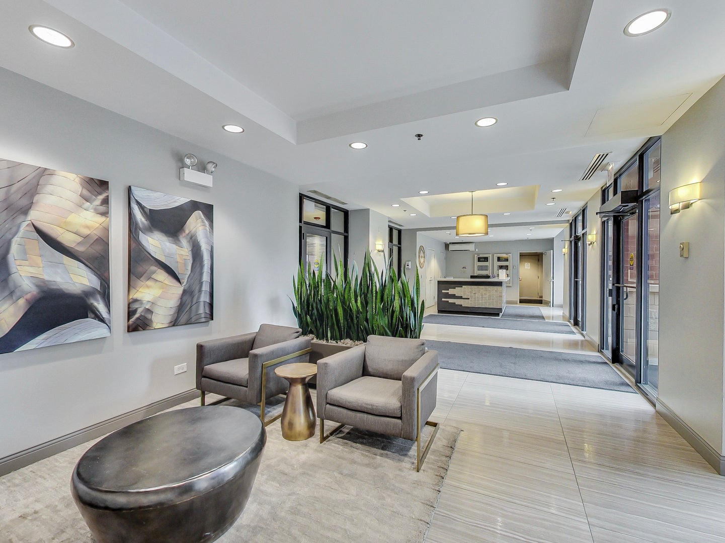 330 N JEFFERSON Street 1403