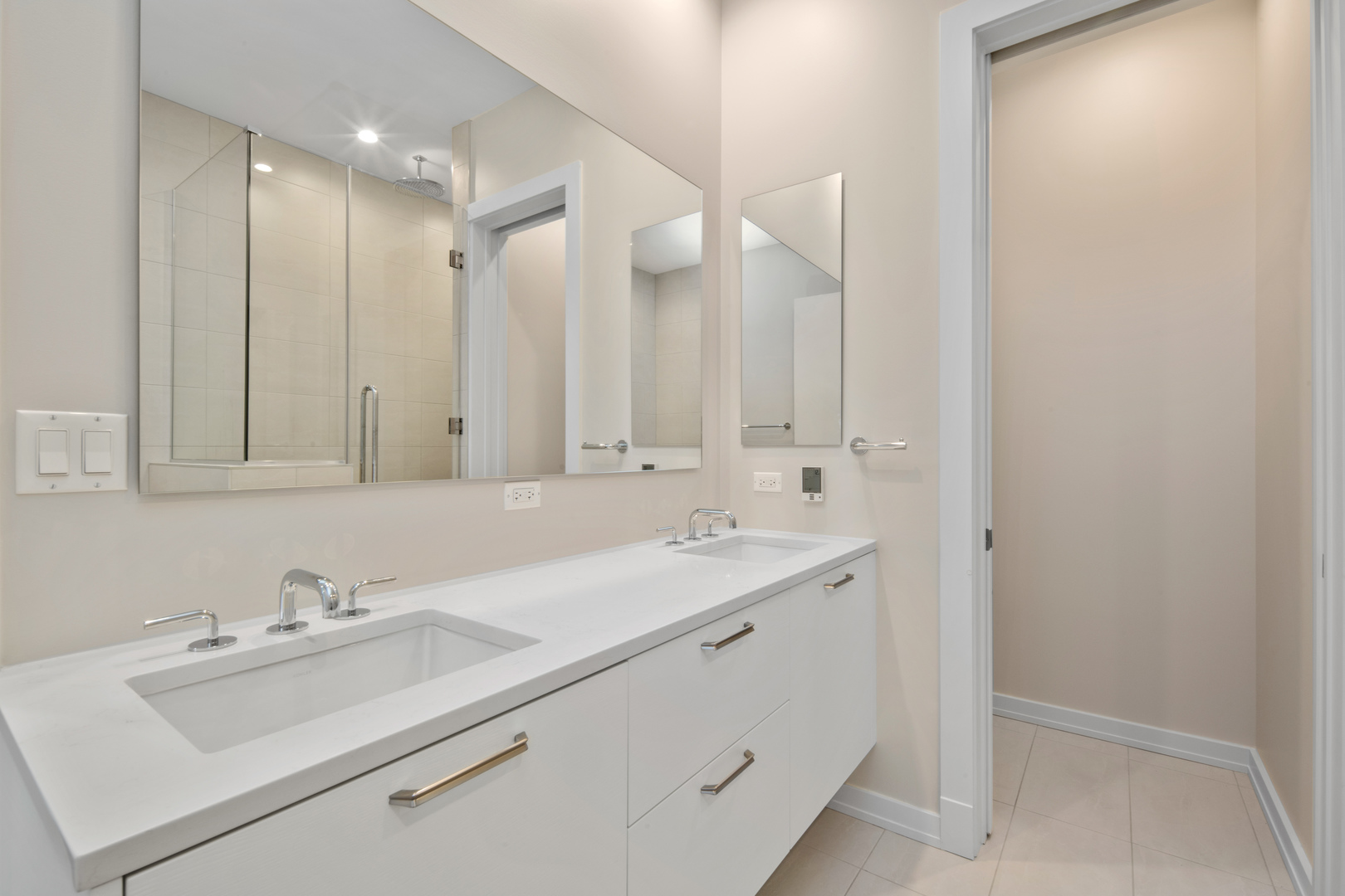 Chicago, Illinois 60614, United States, 4 Bedrooms Bedrooms, ,3 BathroomsBathrooms,Residential,Contingent,223870