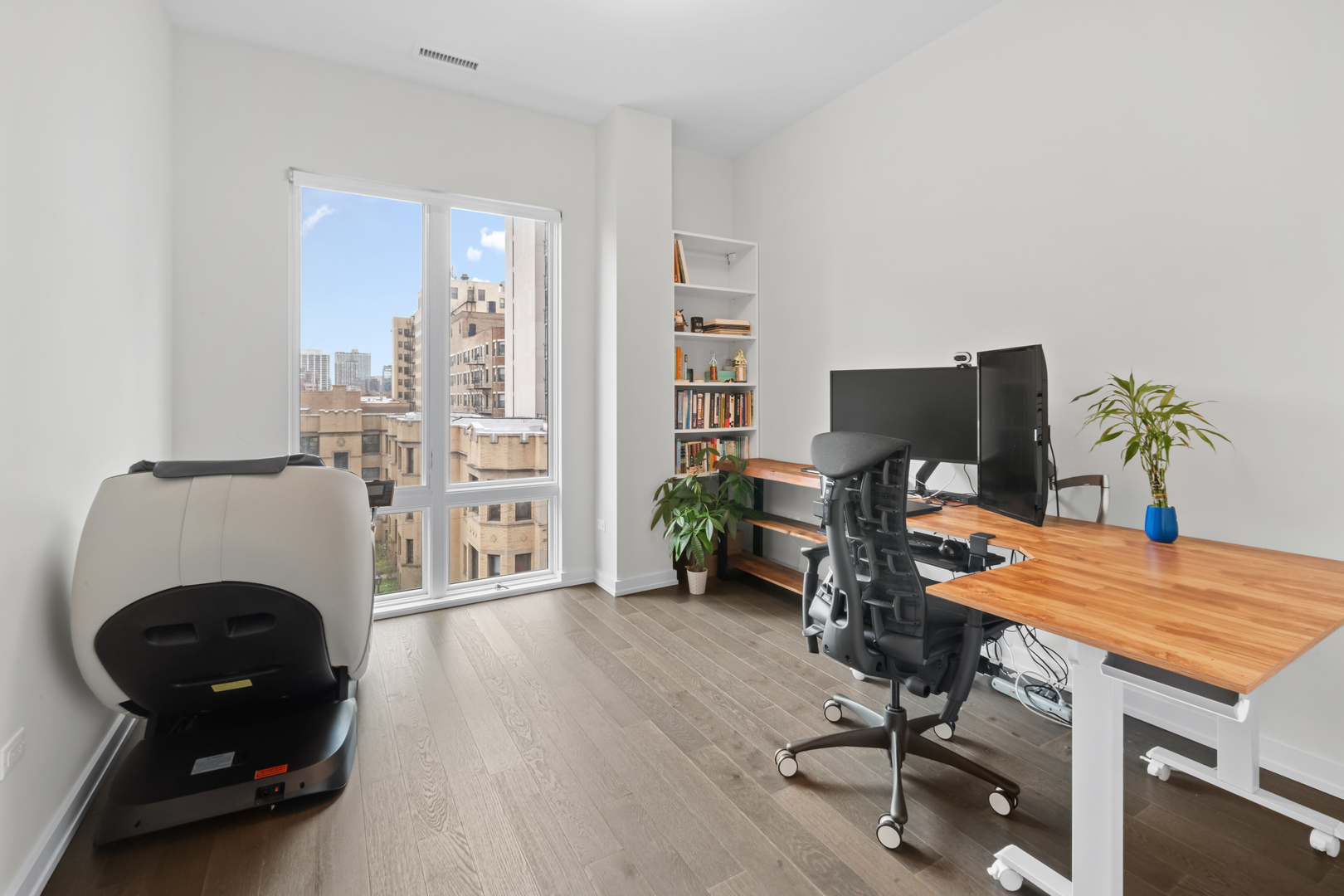 Chicago, Illinois 60614, United States, 4 Bedrooms Bedrooms, ,3 BathroomsBathrooms,Residential,Contingent,223870