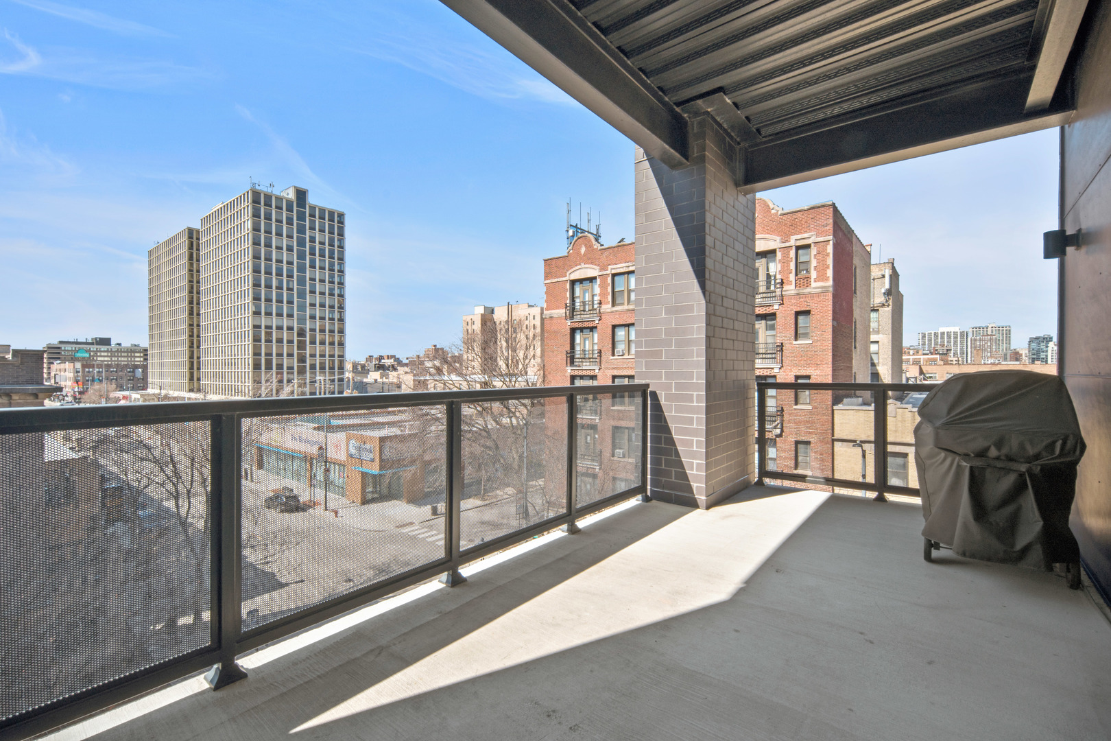 Chicago, Illinois 60614, United States, 4 Bedrooms Bedrooms, ,3 BathroomsBathrooms,Residential,Contingent,223870