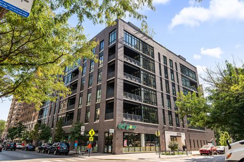 Photo of 2773 N Hampden Court #401, Chicago, IL 60614 (MLS # 12491654)