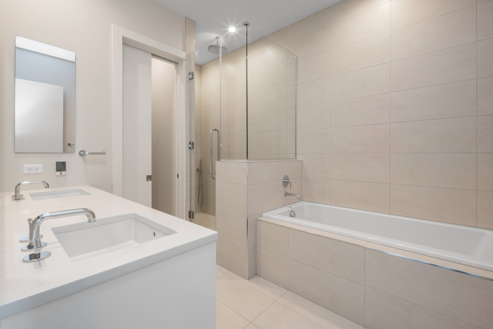 Chicago, Illinois 60614, United States, 4 Bedrooms Bedrooms, ,3 BathroomsBathrooms,Residential,Contingent,223870