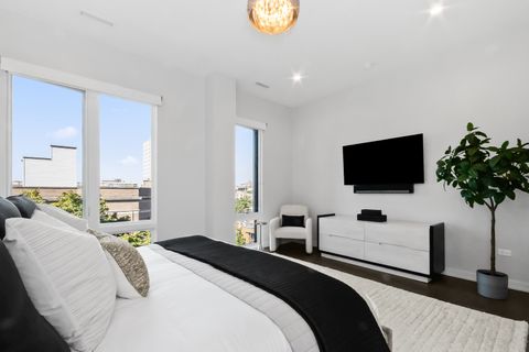Tiny photo for 2773 N Hampden Court #401, Chicago, IL 60614 (MLS # 12491654)
