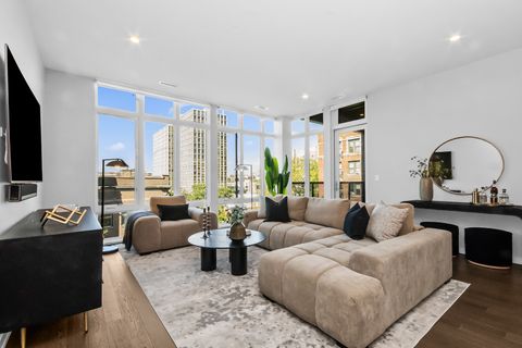Tiny photo for 2773 N Hampden Court #401, Chicago, IL 60614 (MLS # 12491654)