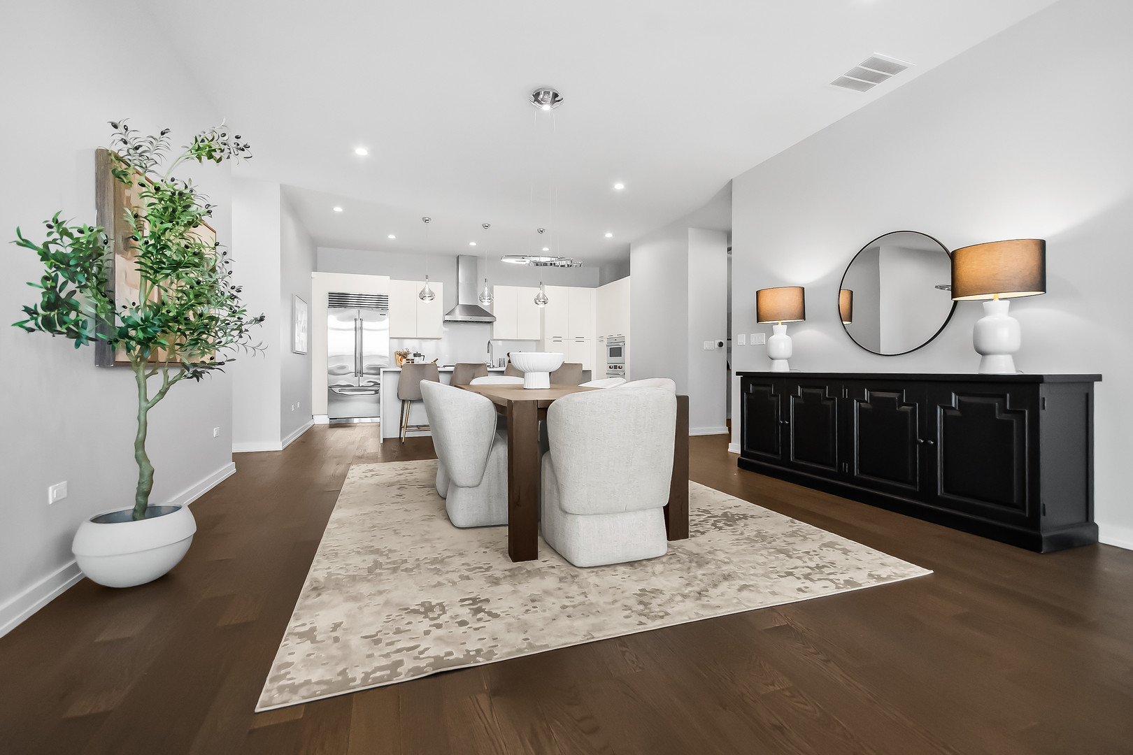 Chicago, Illinois 60614, United States, 4 Bedrooms Bedrooms, ,3 BathroomsBathrooms,Residential,Contingent,223870